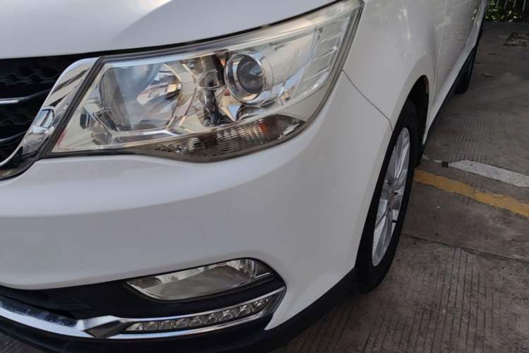 Used Baojun 730 2016 1.5T Manual Luxury Edition 7 Seats Left Front Headlight