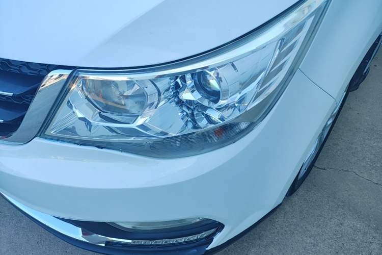 Used Baojun 730 2016 1.5L Manual Luxury Edition 7 Seats Left Front Headlight