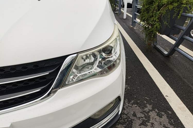 Used Baojun 730 2016 1.5L Manual Comfort Version 7 Seats China V Emission Standard Left Front Headlight