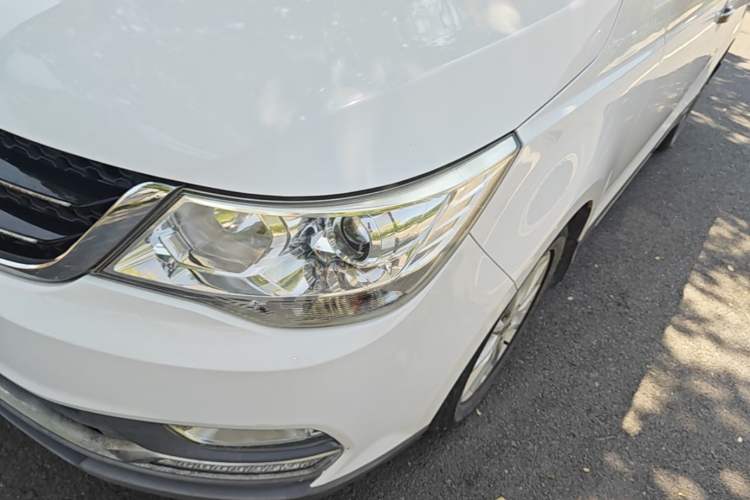 Used Baojun 730 2016 1.5T Manual Luxury Edition 7 Seats Left Front Headlight