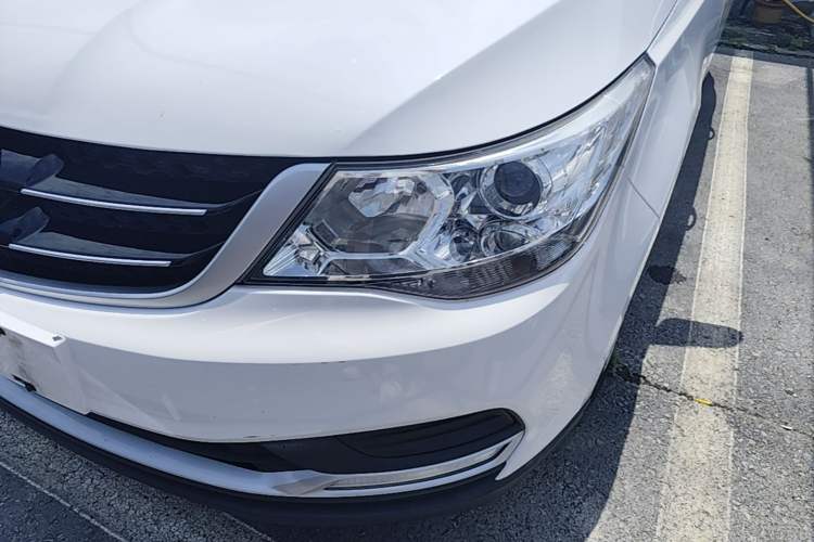 Used Baojun 730 2016 Revised 1.5L Manual Standard Version 7 Seats China V Emission Standard Left Front Headlight