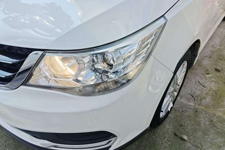 Used Baojun 730 2016 Revised 1.5L Manual Standard Version 7 Seats China V Emission Standard Left Front Headlight
