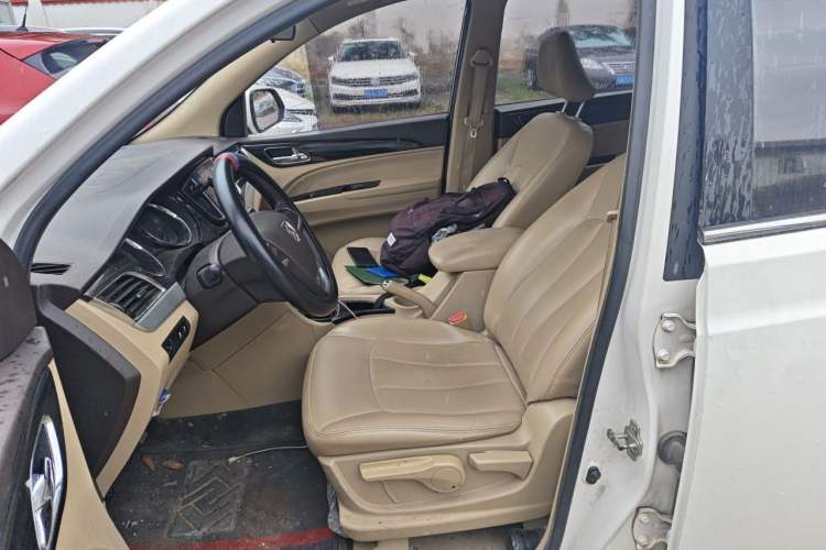 Used Baojun 730 2016 1.5L Manual Comfort Version 7 Seats China V Emission Standard Left Front Seat