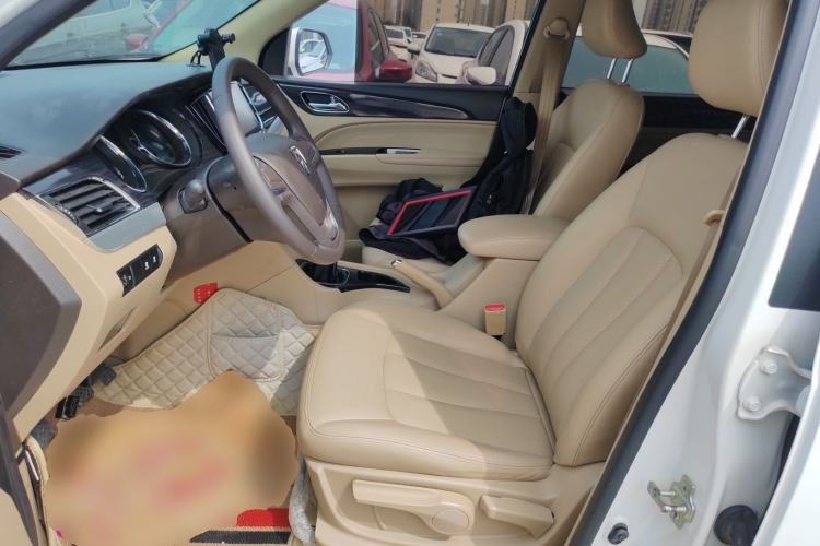 Used Baojun 730 2016 1.5L Manual Comfort Version 7 Seats China V Emission Standard Left Front Seat