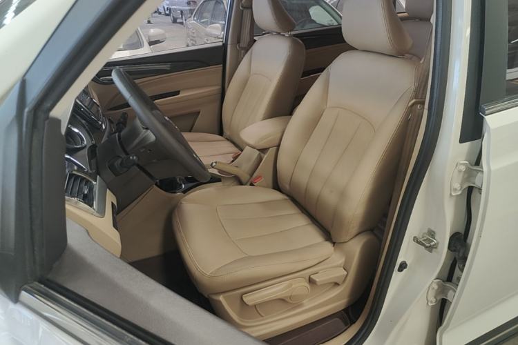 Used Baojun 730 2016 1.5L Manual Comfort Version 7 Seats China V Emission Standard Left Front Seat
