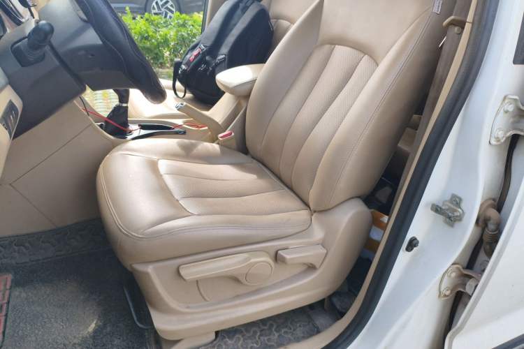 Used Baojun 730 2016 1.5L Manual Comfort Version 7 Seats China V Emission Standard Left Front Seat