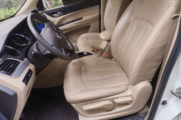Used Baojun 730 2016 1.5L Manual Comfort Version 7 Seats China V Emission Standard Left Front Seat