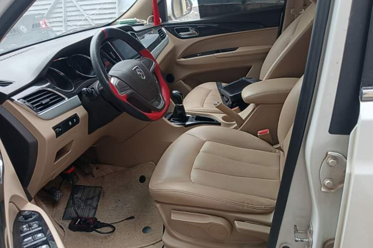 Used Baojun 730 2016 1.5L Manual Comfort Version 7 Seats China V Emission Standard Left Front Seat