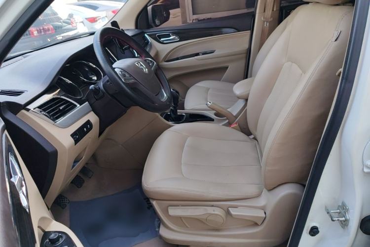 Used Baojun 730 2016 1.5T Manual Luxury Edition 7 Seats Left Front Seat