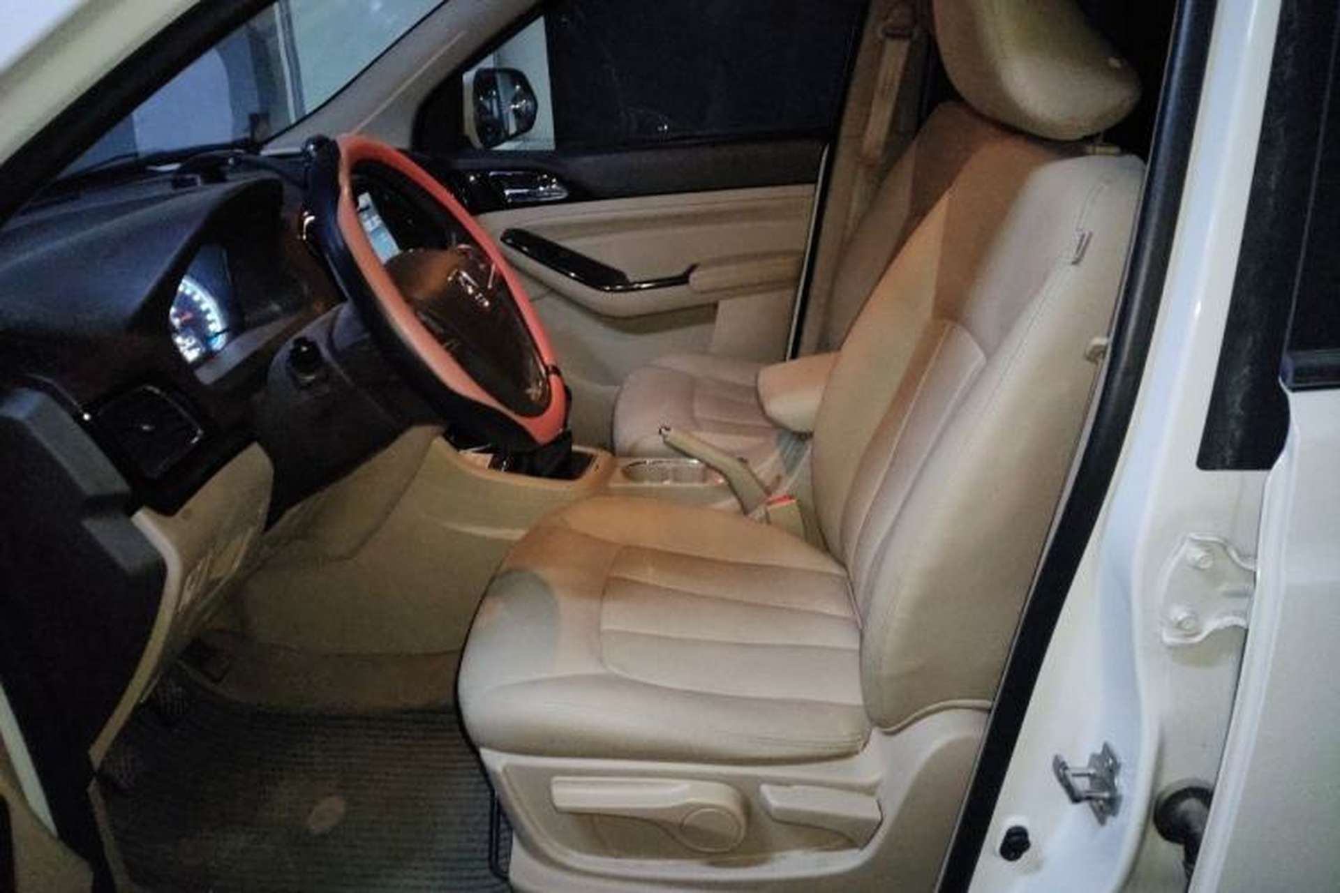 Used Baojun 730 2016 1.8L iAMT Luxury Model 7 Seats Left Front Seat