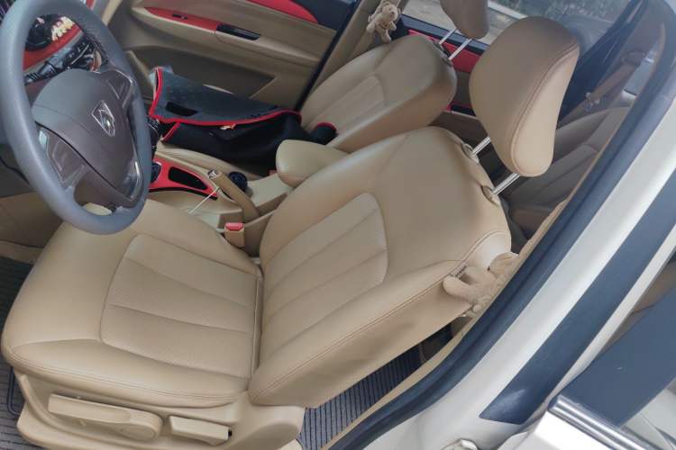Used Baojun 730 2016 1.5L Manual Comfort Version 7 Seats China V Emission Standard Left Front Seat