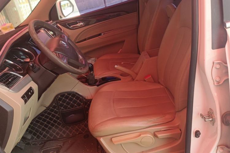 Used Baojun 730 2016 1.5L Manual Comfort Version 7 Seats China V Emission Standard Left Front Seat
