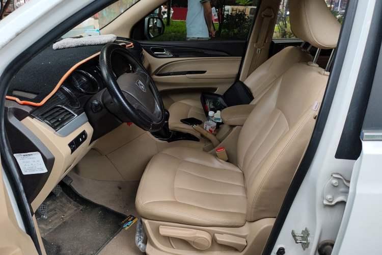 Used Baojun 730 2016 1.5L Manual Comfort Version 7 Seats China V Emission Standard Left Front Seat