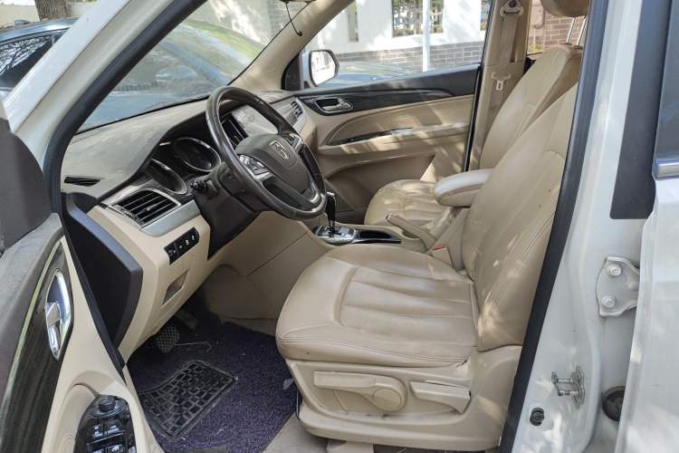 Used Baojun 730 2016 1.8L iAMT Luxury Model 7 Seats Left Front Seat