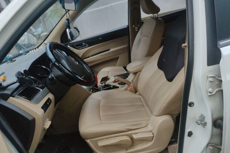 Used Baojun 730 2016 1.5L Manual Comfort Version 7 Seats China V Emission Standard Left Front Seat