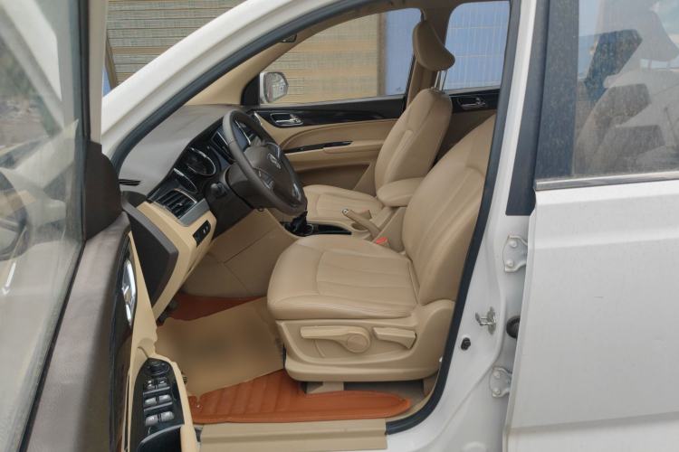 Used Baojun 730 2016 1.5L Manual Comfort Version 7 Seats China V Emission Standard Left Front Seat