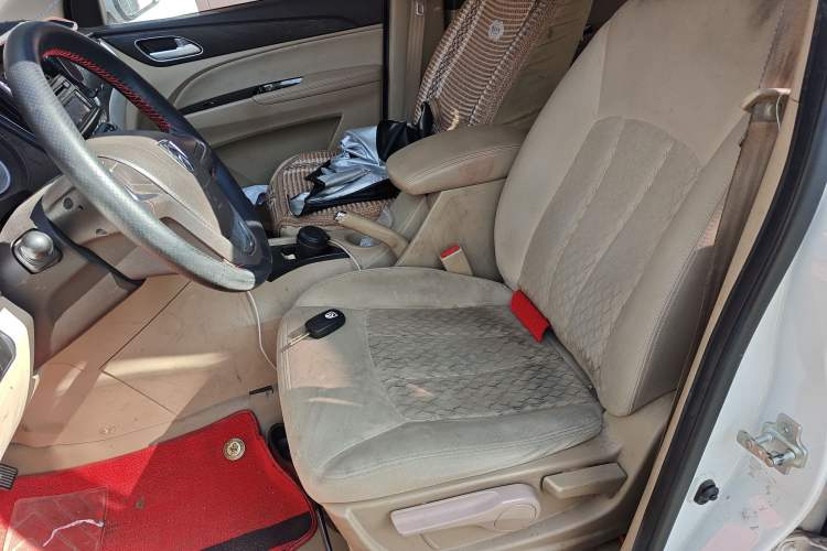 Used Baojun 730 2016 1.5L Manual Value Edition 7 Seats China V Emission Standard Left Front Seat