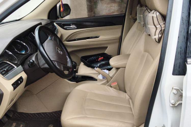 Used Baojun 730 2016 1.5L Manual Comfort Version 7 Seats China V Emission Standard Left Front Seat