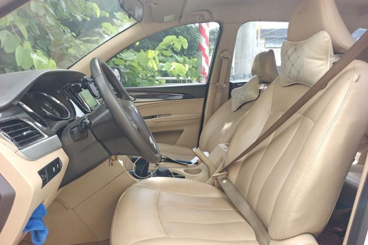Used Baojun 730 2016 1.5L Manual Comfort Version 7 Seats China V Emission Standard Left Front Seat