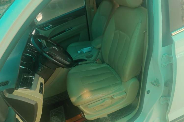 Used Baojun 730 2016 1.5L Manual Comfort Version 7 Seats China V Emission Standard Left Front Seat