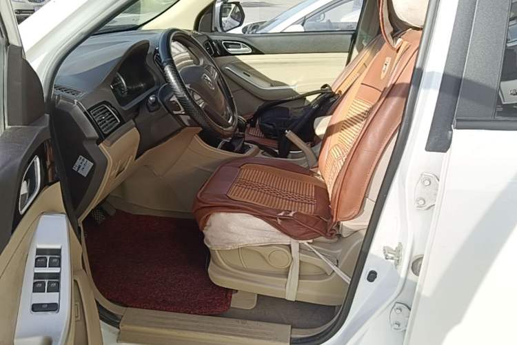 Used Baojun 730 2016 1.5L Manual Value Edition 7 Seats China V Emission Standard Left Front Seat