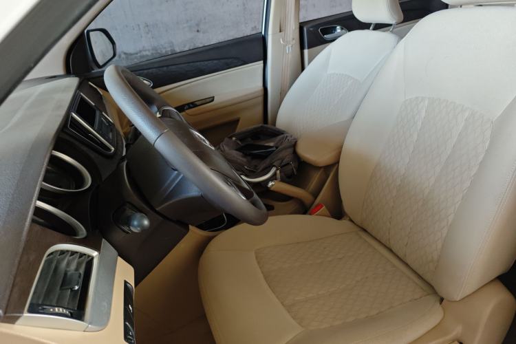 Used Baojun 730 2016 1.5L Manual Value Edition 7 Seats China V Emission Standard Left Front Seat