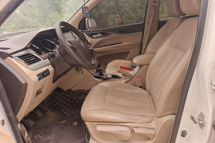 Used Baojun 730 2016 1.5L Manual Comfort Version 7 Seats China V Emission Standard Left Front Seat
