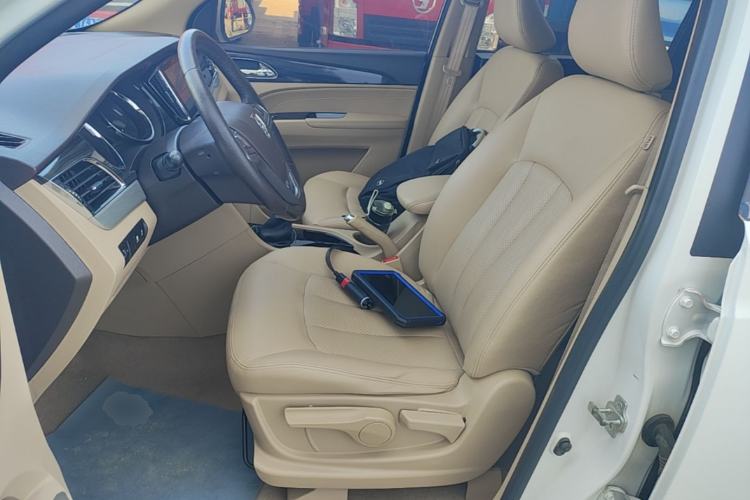 Used Baojun 730 2016 1.5L Manual Luxury Edition 7 Seats Left Front Seat