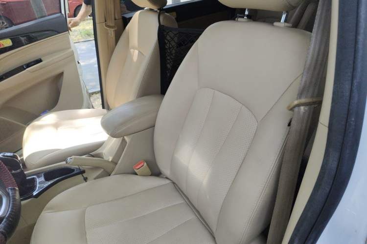 Used Baojun 730 2016 1.5L Manual Comfort Version 7 Seats China V Emission Standard Left Front Seat