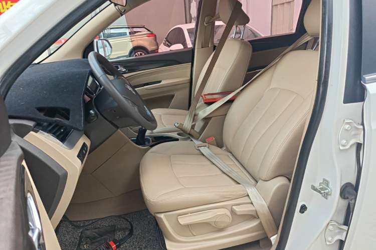 Used Baojun 730 2016 1.5L Manual Comfort Version 7 Seats China V Emission Standard Left Front Seat