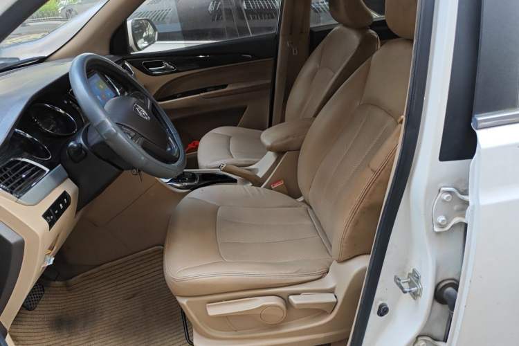 Used Baojun 730 2016 1.8L iAMT Luxury Model 7 Seats Left Front Seat