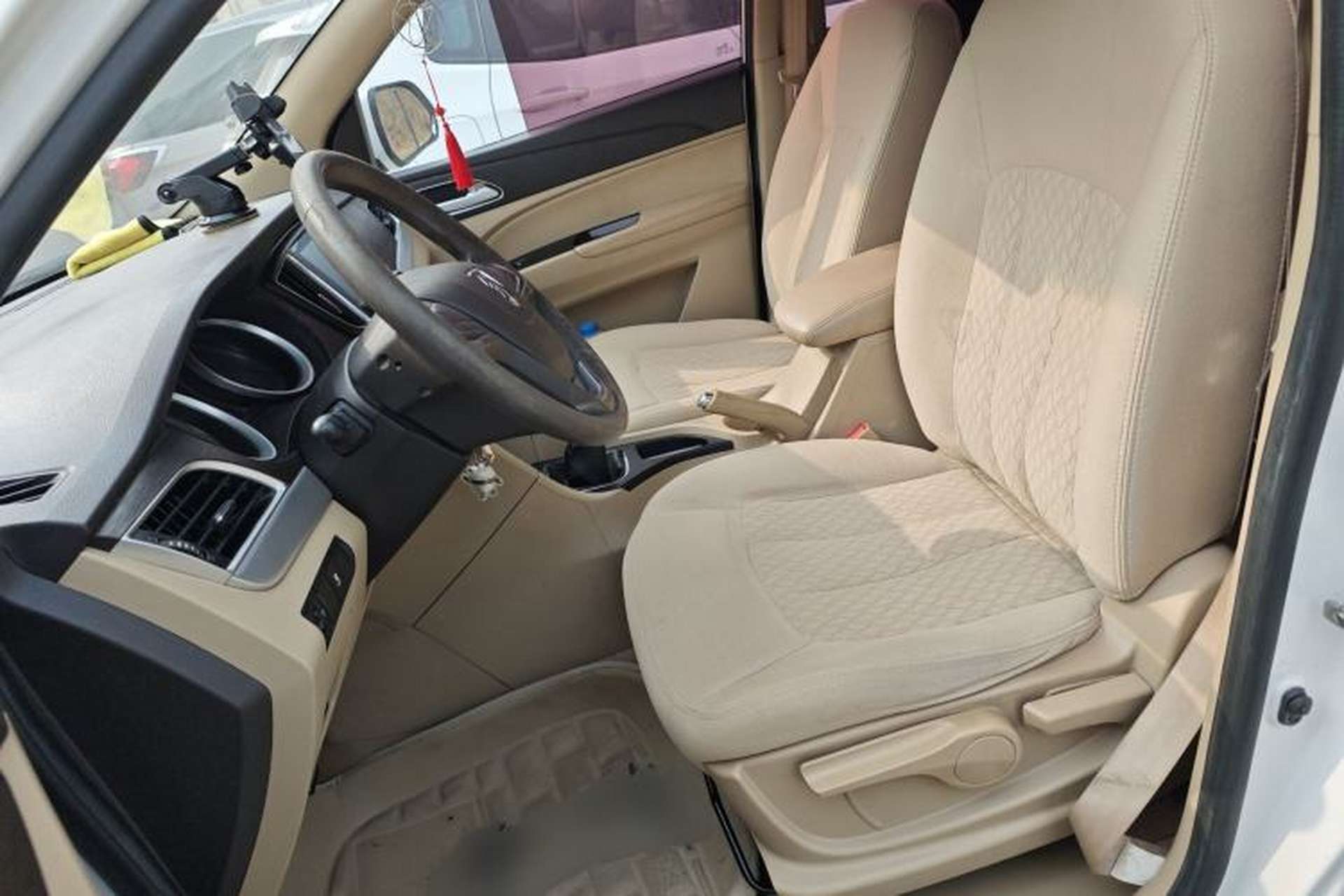 Used Baojun 730 2016 1.5L Manual Value Edition 7 Seats China V Emission Standard Left Front Seat