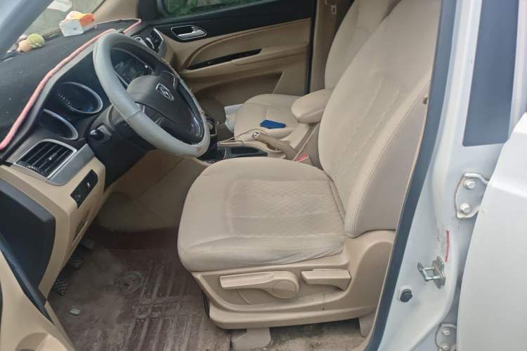 Used Baojun 730 2016 1.5L Manual Standard Version 7 Seats Left Front Seat