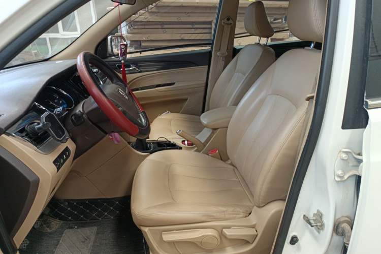 Used Baojun 730 2016 1.5L Manual Comfort Version 7 Seats China V Emission Standard Left Front Seat