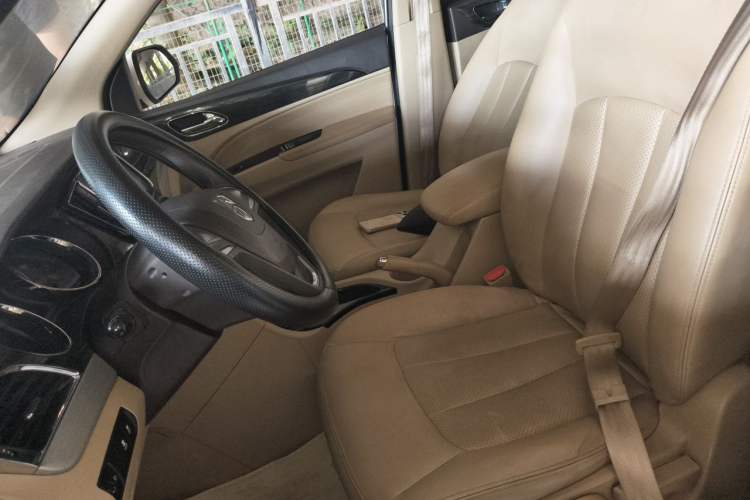 Used Baojun 730 2016 1.5L Manual Comfort Version 7 Seats China V Emission Standard Left Front Seat