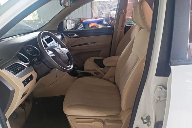 Used Baojun 730 2016 1.5L Manual Standard Version 7 Seats Left Front Seat