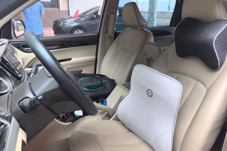 Used Baojun 730 2016 1.5T Manual Comfort Version 7 Seats Left Front Seat