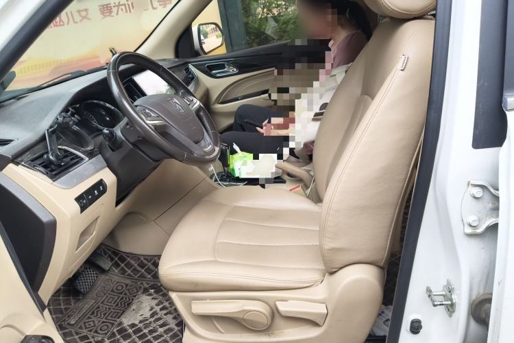 Used Baojun 730 2016 1.8L iAMT Luxury Model 7 Seats Left Front Seat