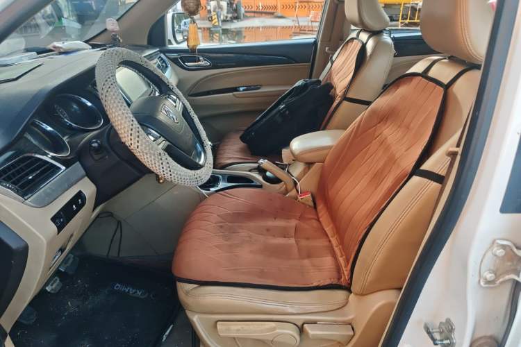 Used Baojun 730 2016 1.5T Manual Luxury Edition 7 Seats Left Front Seat