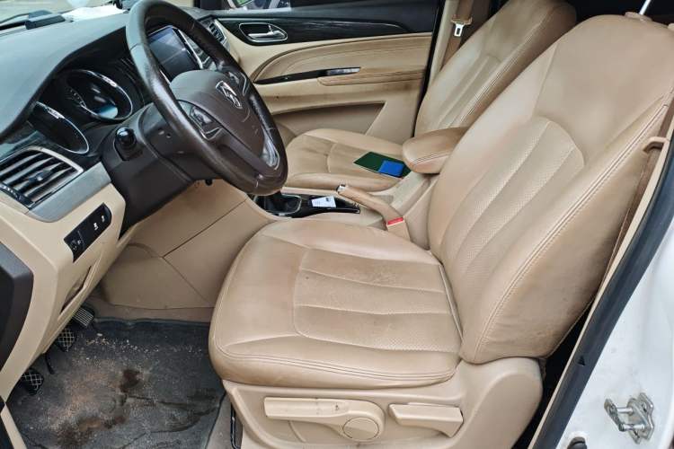 Used Baojun 730 2016 1.5T Manual Luxury Edition 7 Seats Left Front Seat