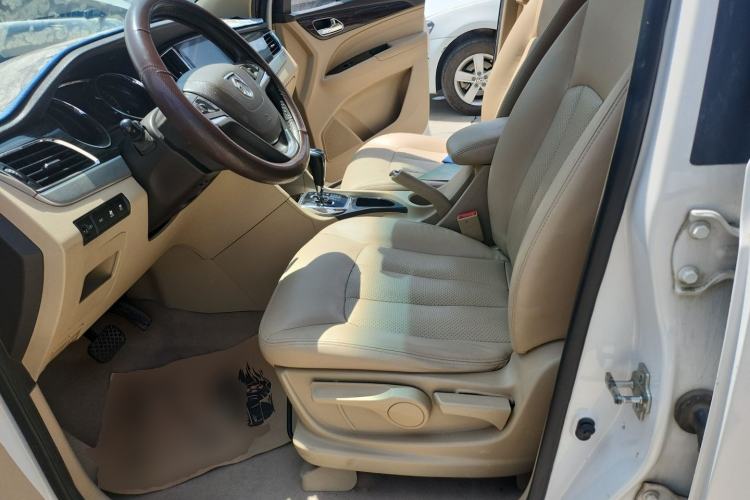 Used Baojun 730 2016 1.8L iAMT Luxury Model 7 Seats Left Front Seat