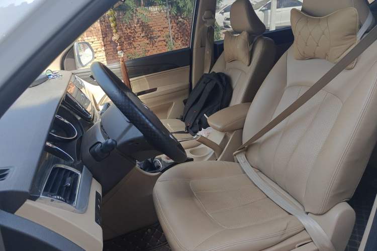 Used Baojun 730 2016 1.5L Manual Comfort Version 7 Seats China V Emission Standard Left Front Seat