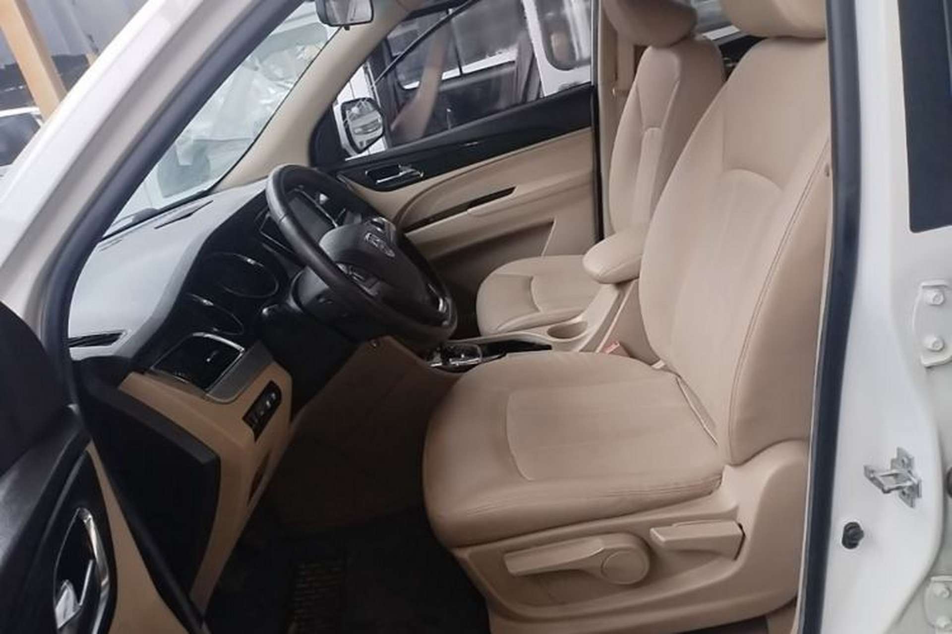 Used Baojun 730 2016 1.8L iAMT Luxury Model 7 Seats Left Front Seat