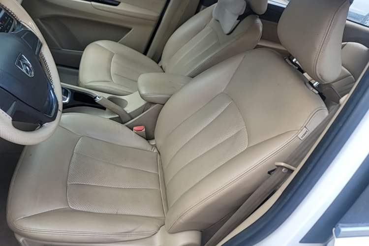 Used Baojun 730 2016 1.8L iAMT Comfort Version 7 Seats Left Front Seat