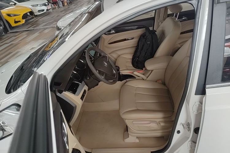 Used Baojun 730 2016 1.5L Manual Comfort Version 7 Seats China V Emission Standard Left Front Seat
