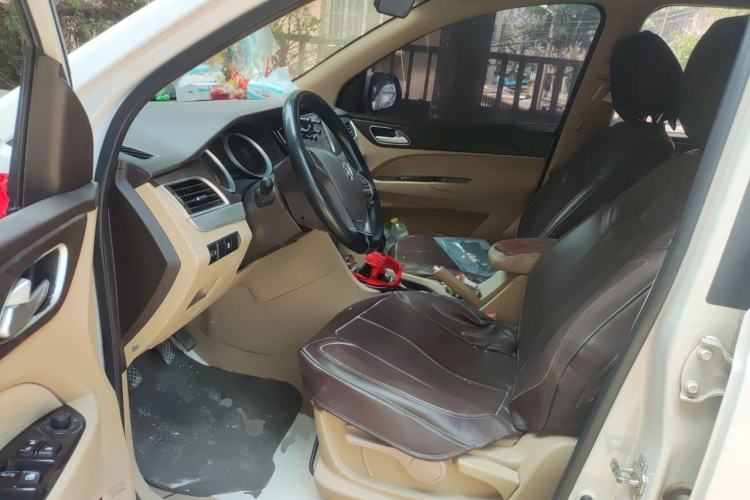 Used Baojun 730 2016 Revised 1.5L Manual Standard Version 7 Seats China V Emission Standard Left Front Seat