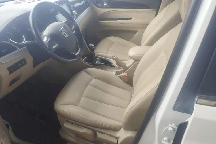 Used Baojun 730 2016 1.5L Manual Comfort Version 7 Seats China V Emission Standard Left Front Seat