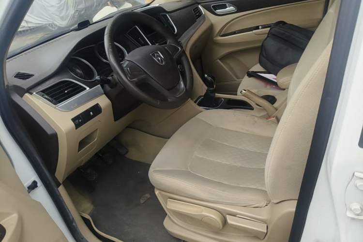 Used Baojun 730 2016 1.5L Manual Value Edition 7 Seats China V Emission Standard Left Front Seat
