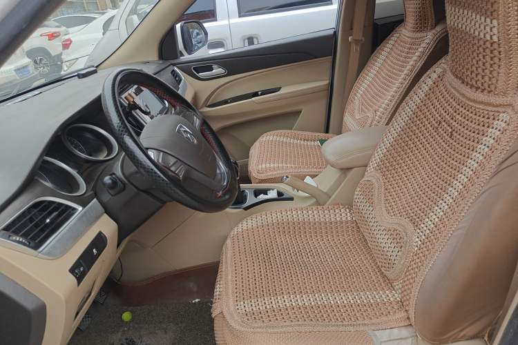 Used Baojun 730 2016 Revised 1.5L Manual Standard Version 7 Seats China V Emission Standard Left Front Seat