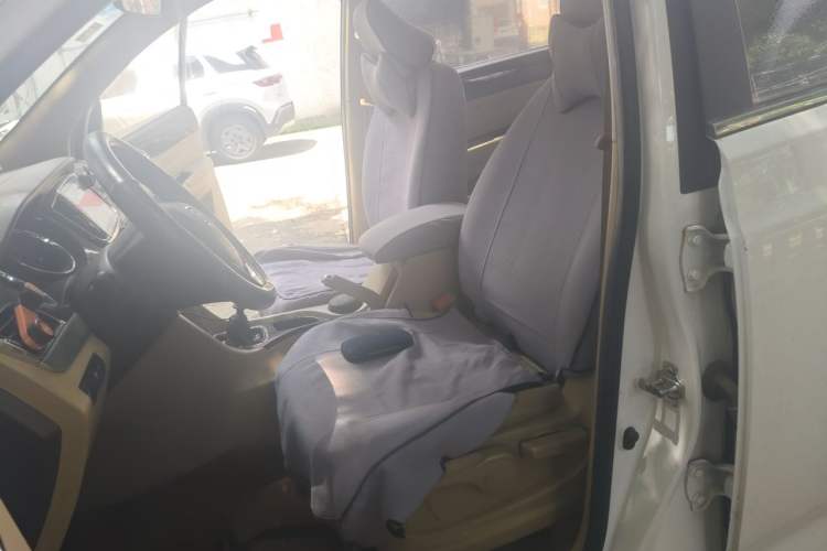Used Baojun 730 2016 1.5T Manual Comfort Version 7 Seats Left Front Seat